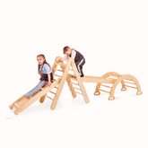 Montessori klätterställning 4-i-1 – beige set med klättertriangel, rutschkana, klätterbåge och klätternät. Säker och rolig inomhuslek för barn 1–7 år Goodevas