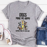 Grå hundtröja dam med text Dogs Make Me Happy och tecknade hundar från MerchMallow